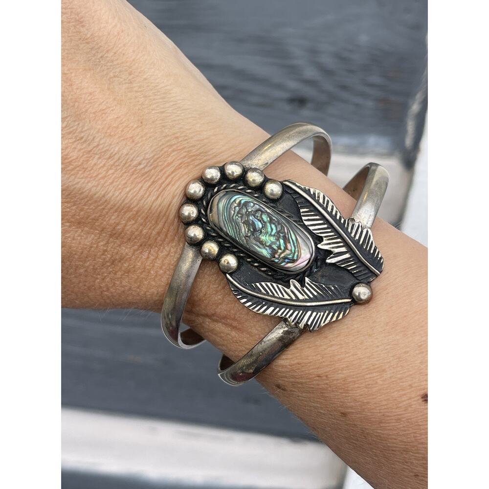 Vintage Navajo Sterling Silver Abalone Feather Cuff Bracelet HUGE Statement 37g - Picture 5 of 15